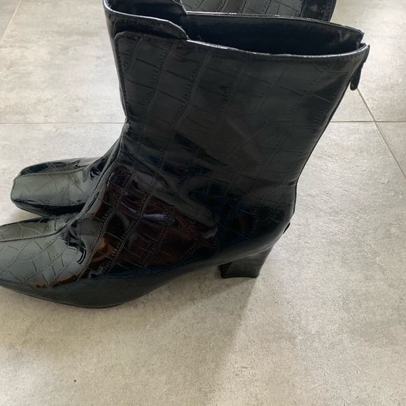 Boots to sell - Picture 2 of 3